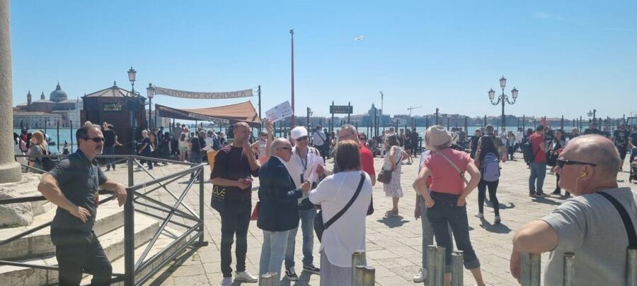 St. Mark’s Basilica, Doge’s Palace & Glass Factory Tour - St. Mark’s Basilica Entry: Skip the Line, Follow the Rules