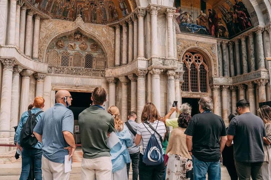 St. Mark's Basilica Tour with Priority Entrance + Gondola - Getting to Piazza San Marco 145 Without Losing Time