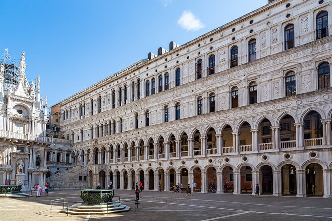 Step into History at the Doge's Palace - Sala del Consiglio Maggiore: Renaissance Art in the Room Where Power Happened