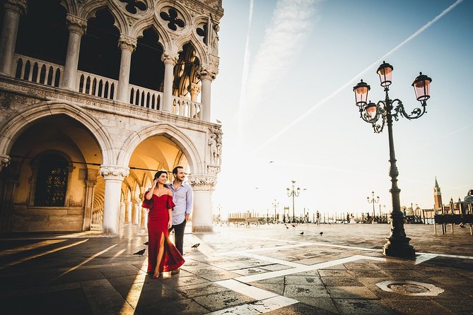 Sunrise Couple Photoshoot Tour - Beyond the Big Squares: Calli and Character-Filled Corners