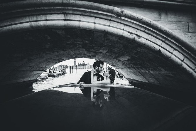 Sunrise Couple Photoshoot Tour - Duration and Group Size: Short, Private, and Doable