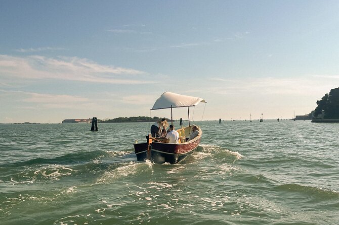 Sunset in a typical boat in Venice - Price and value: what $90.74 per person buys you in Venice time
