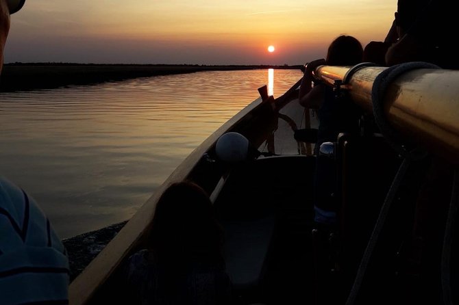 Sunset Traditional Boat Tour with Prosecco - The Boat, Prosecco, and the Real Meaning of Small-Group Touring