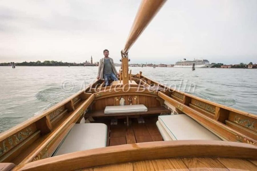 Sunset Venetian lagoon with prosecco - Why this sunset lagoon cruise feels calmer than Venice on land