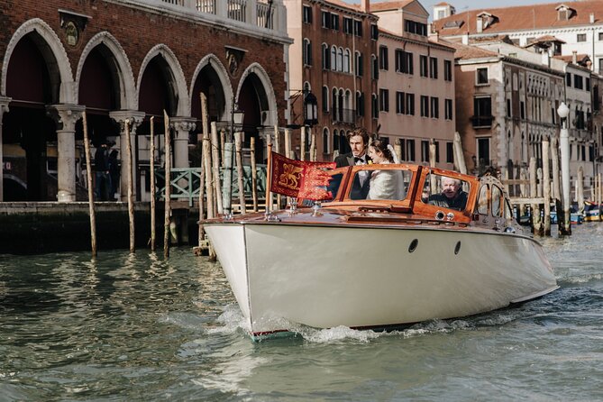 Sweet Molly Venetian Lagoon Boat Tour (4 hours) - Burano hour: lace and color, plus that small-Venice layout