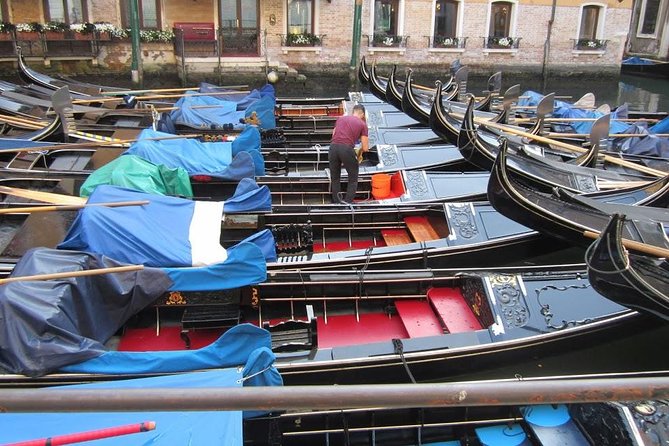 The Heart of Venice: A Self-Guided Audio Tour - Stop 3, Teatro Comunale Carlo Goldoni and the sound of Venetian comedy