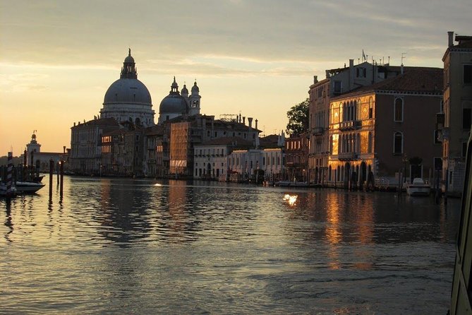The Heart of Venice: A Self-Guided Audio Tour - Stop 4, La Fenice and opera first nights like Rigoletto and La Traviata