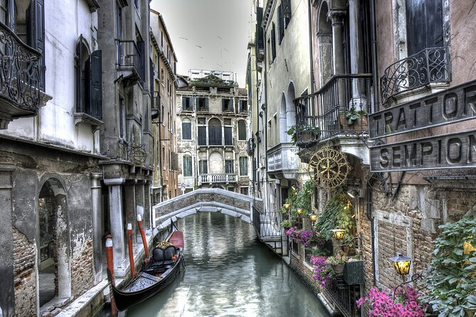 The hidden Venice Private tour - Madonna del Giardino, Misericordia, and the charm of the short stops