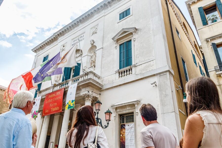 The Majestic Teatro La Fenice: Guided Tour in Venice - Meeting the Guide Outside the Fenice, Then Moving Indoors