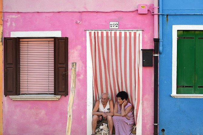 The Secret Corners of Burano - Burano in 1 hour: houses, canals, and the story behind the paint