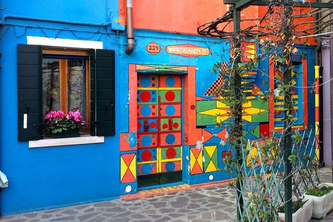 The Secret Corners of Burano - The lace-making demonstration: what you’ll actually get to see
