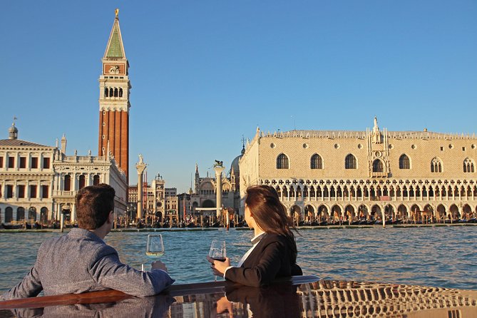The Secrets of the Grand Canal - Special Private Boat Tour - Rialto from below: the bridge puzzle, the curse story, the postcard angles