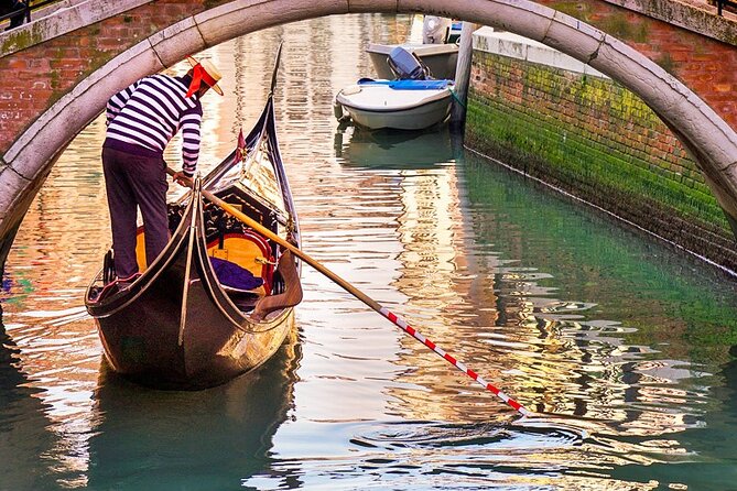 Tour Enchanting Venice Majestic City Walk and Gondola Ride - What You Get From This St Mark’s to Rialto City Walk + Gondola