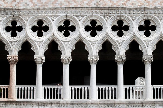 Tour of Venice in Doge's Palace and St Mark's Basilica - Palazzo Ducale: where Venetian power gets personal