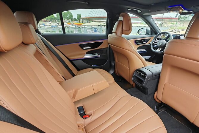 Transfer by luxury car from Venice to Trieste - Getting started at Piazzale Roma without the usual Venice chaos