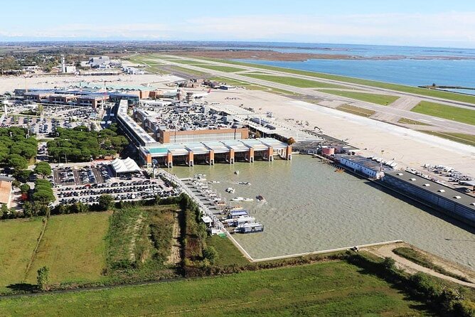 Transfer from Venice Airport to Garda Lake with Private Driver - Flight tracking that saves you time (and stress)