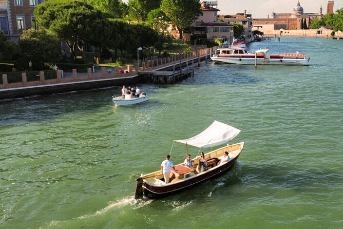 Typical boat ride in the Venice lagoon - How Peter’s guidance changes the whole day