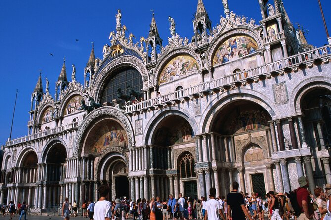 Unusual Perspectives of St Mark's Basilica & optional Pala d'Oro - Bronze horses up close, then the high view from the loggia
