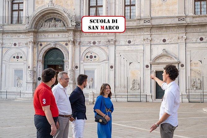 Unusual Venice Walking Tour through Rialto & Gondola Experience - A 2.5-hour Venice combo: Piazza San Marco to Rialto and a shared gondola