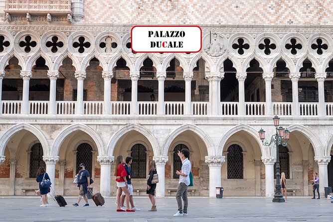 Unusual Venice Walking Tour through Rialto & Gondola Experience - The walking route: St Mark’s Square, Rialto, and viewpoint stops worth the effort