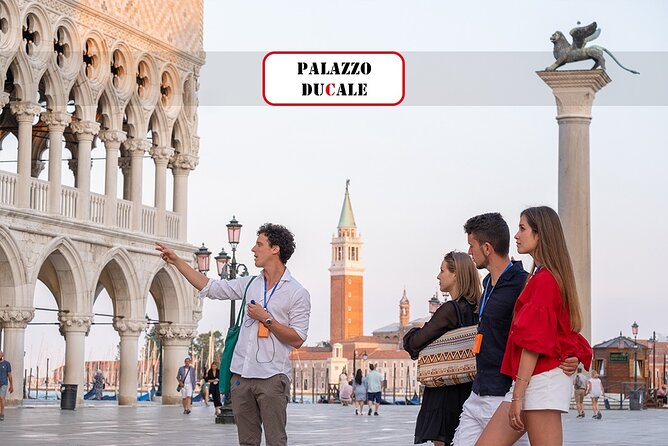 Unusual Venice Walking Tour through Rialto & Gondola Experience - The gondola ride: shared boat limits, audio commentary, and the gondola Gallery