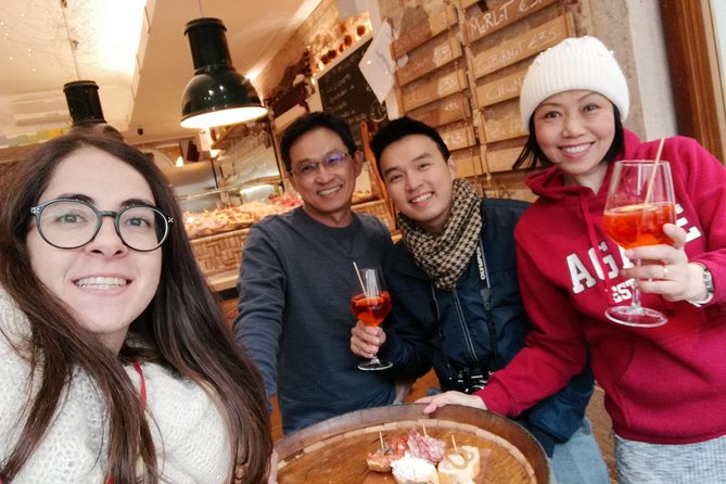 Venetian Cicchetti Street Food and Sightseeing Walking Tour - A 2.5-hour Venice hit that mixes sights with real bacari bites