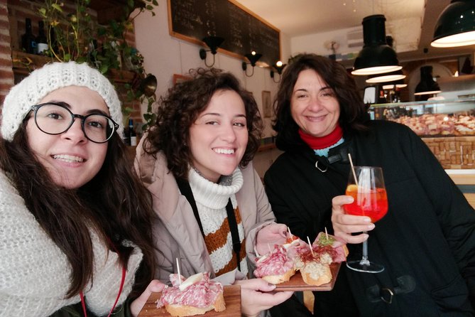 Venetian Cicchetti Street Food and Sightseeing Walking Tour - Guides and group size: why it feels personal (and what to watch for)
