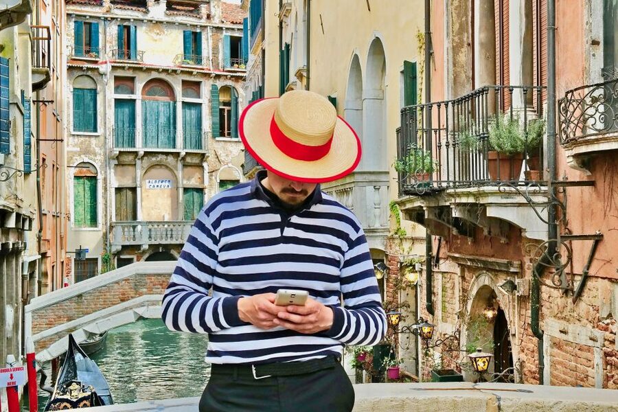 Venetian Private Sandolo tour - Where the Sandolo takes you: Grand Canal energy plus side-canal calm