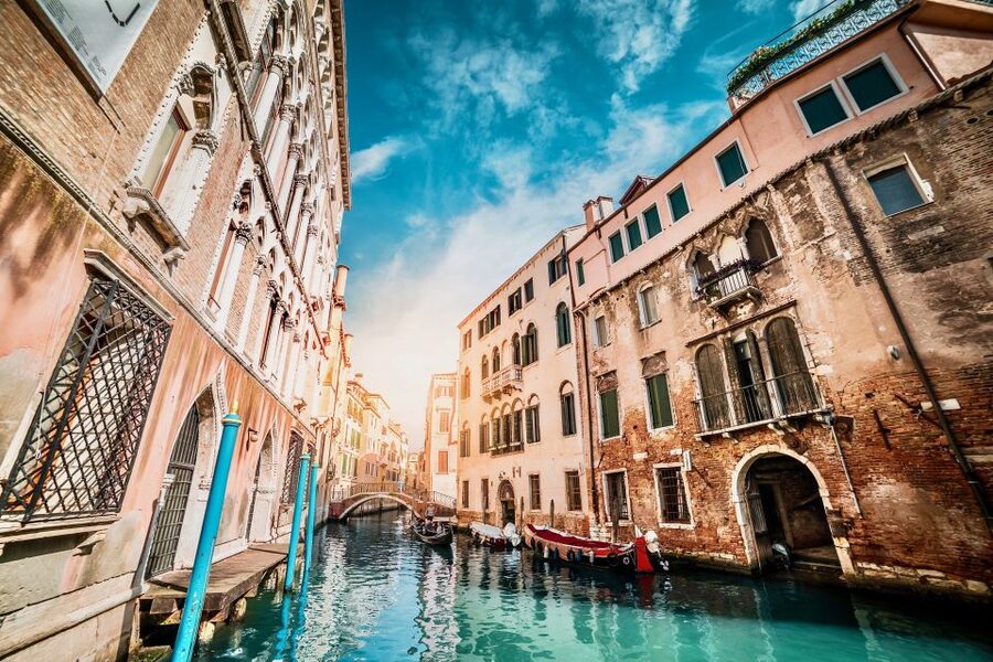 Venice: 1.5-Hour Walking Tour - Pace, shoes, and the reality of rain or shine