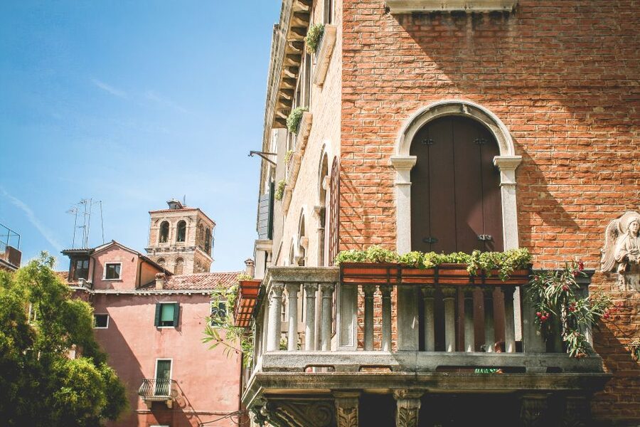 Venice: 1.5-Hour Wandering Around the City - St. Mark’s Square: where you start to read Venice