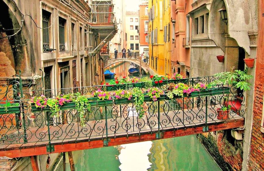 Venice: 1.5-Hour Wandering Around the City - Campo SS. Giovanni e Paolo, the Doge’s Pantheon area