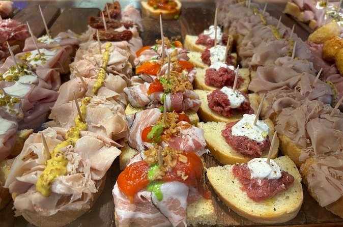 Venice 10 bites Cicchetti with Wine - What 10 cicchetti tastings feels like in real life