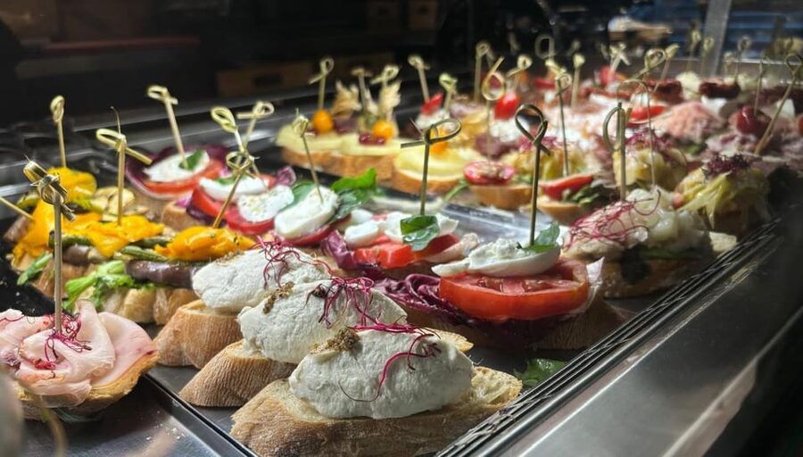 Venice: 10 shades of Cicchetti and Wine - The guide matters: Georgia, Martina, Marianna, and the rest of the standouts