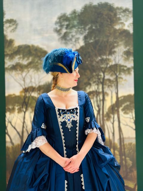 Venice: 17-18th Century Dress-Up Experience - How the photo session works, from guided shots to your own camera
