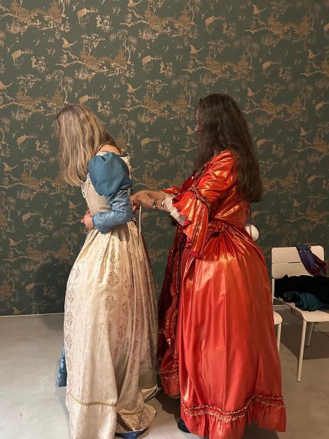 Venice: 17-18th Century Dress-Up Experience - What it feels like to be in costume, not just wearing costume