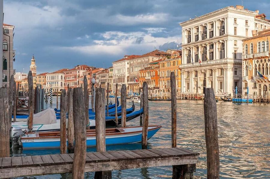 Venice: 1700 Grand Canal Palace Insight & Casanova's Allure™ - Inside the experience: escorted options, audio options, and the app