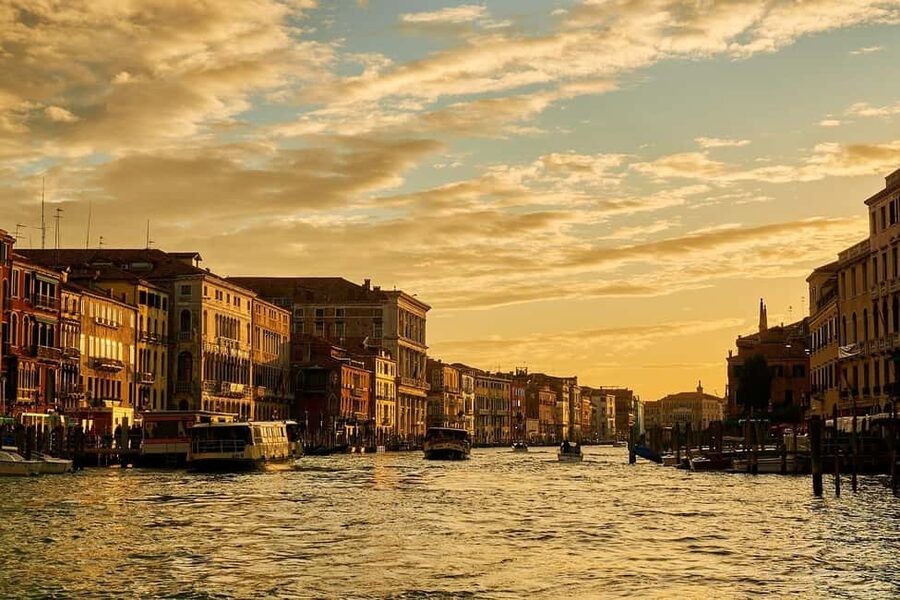 Venice: 1700 Grand Canal Palace Insight & Casanova's Allure™ - Timing, meeting point, and how to avoid the common confusion