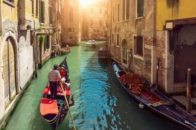 2 Hours Morning Walk Tour with Gondola Glide