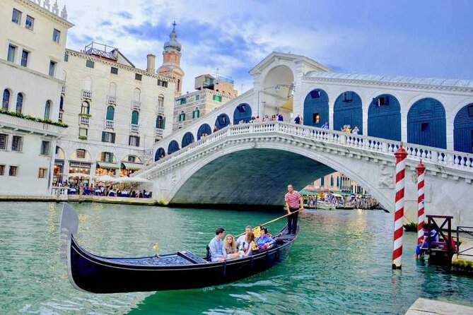 Venice: 2 Hours Morning Walk Tour with Gondola Glide - Ponte de le Ostreghe, small detail with big meaning