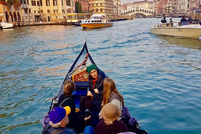 Venice: 30 min private Gondola Ride with Guide - Starting at the Gondola Traghetto Santa Maria del Giglio