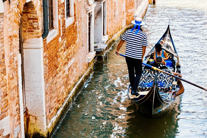 Venice: 30 min private Gondola Ride with Guide - How 30 minutes plays out on the water