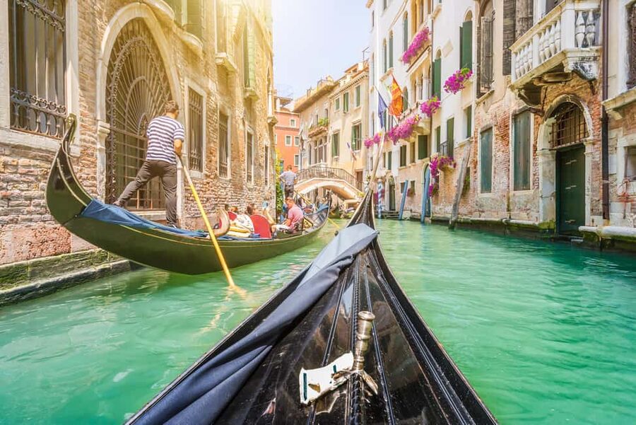 Venice: 30 minutes Enchanting Gondola Ride - How long is enough? Why 30 minutes is the sweet spot