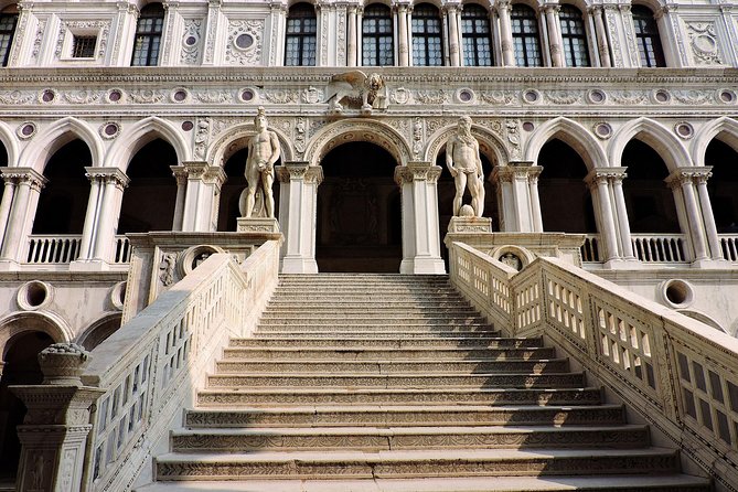 Venice 6-hours tour with Doges Palace and Murano Island - St. Mark’s Square first: getting your bearings in 60 minutes