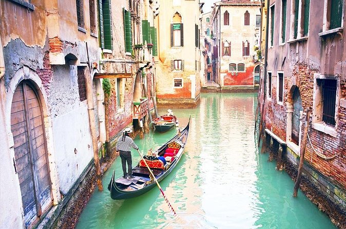 Venice 6-hours tour with Doges Palace and Murano Island - Murano Island: glassmaking time with an expert demonstration