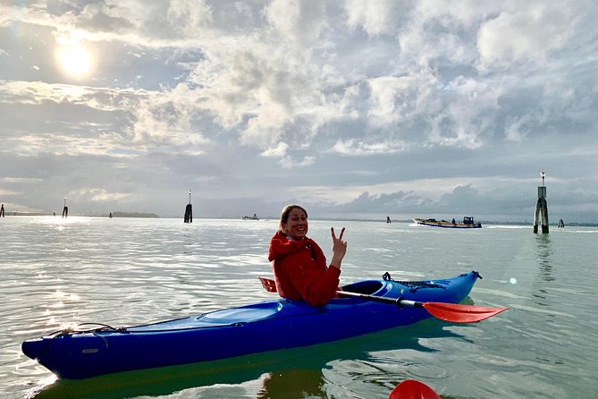 Venice: 60' Quick Kayak Tour with guide - Why Paddle Venice Instead of Just Riding It