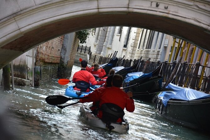 Venice: 60' Quick Kayak Tour with guide - Finding Calle Brazzo and Launch Timing at 4:30 pm