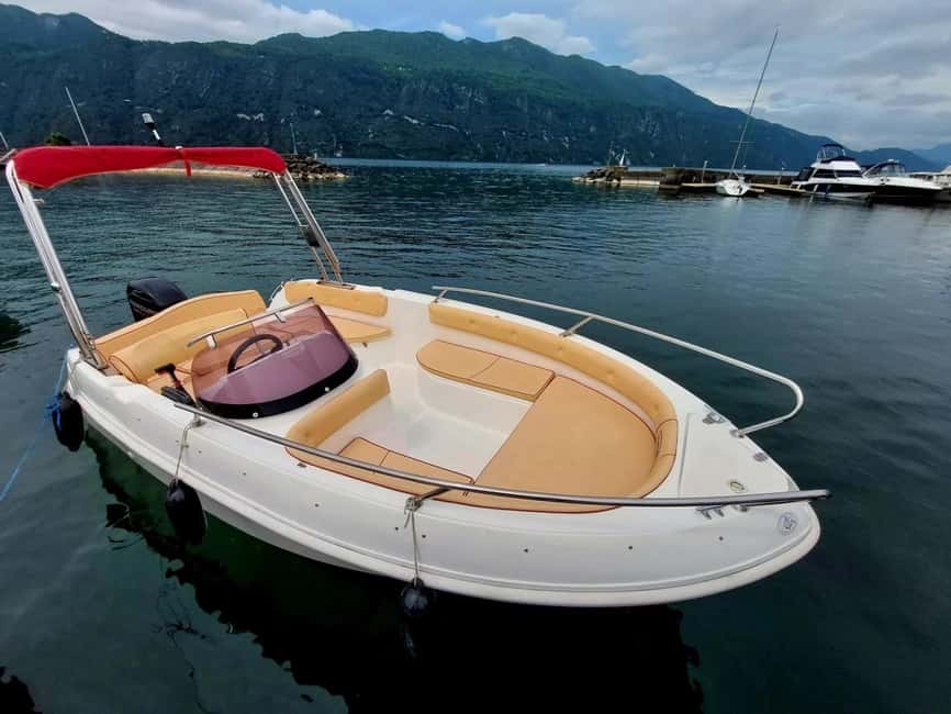 Venice: a boat tour among whispers of water and light, a reality to discover - Lagoon Islands tour: Burano, Murano, Torcello, plus smaller stops