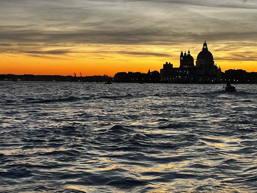Venice: a boat tour among whispers of water and light, a reality to discover - Meet Emiliano, your local pilot and photographer