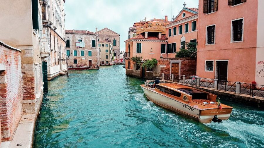 Venice: Ancient Traditions Tour - Optional Glass Furnace: a small add-on for Venetian craft focus
