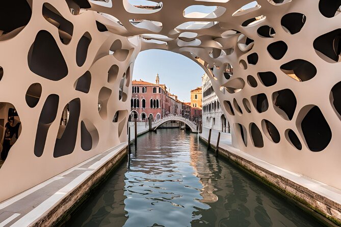 Venice Art Biennale 2026 Guided Tour with a Licensed Guide - Tips to make your 2 hours feel longer